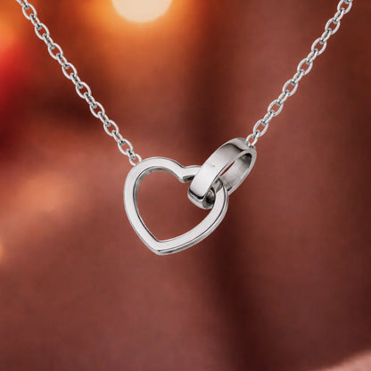 MiłosnyZnak™ - Zestaw Miłosny Uścisk: Miś & Naszyjnik